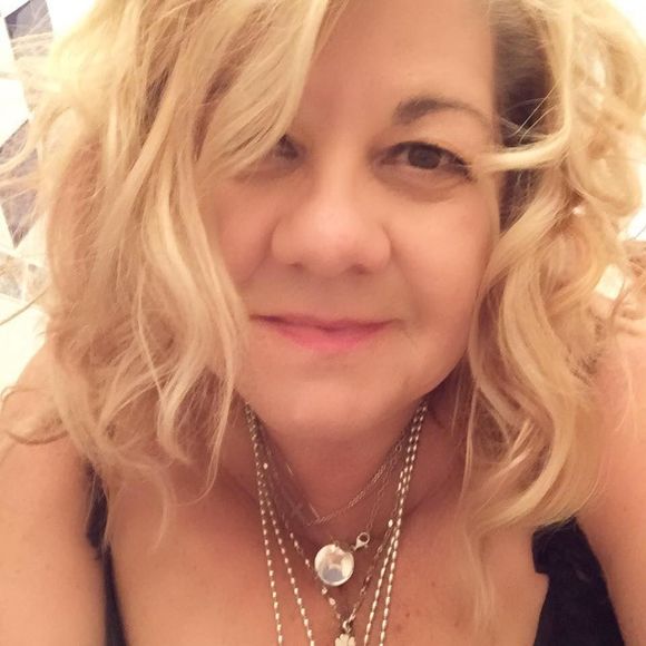 Meet your Posher, Mirella - Picture 1 of 1